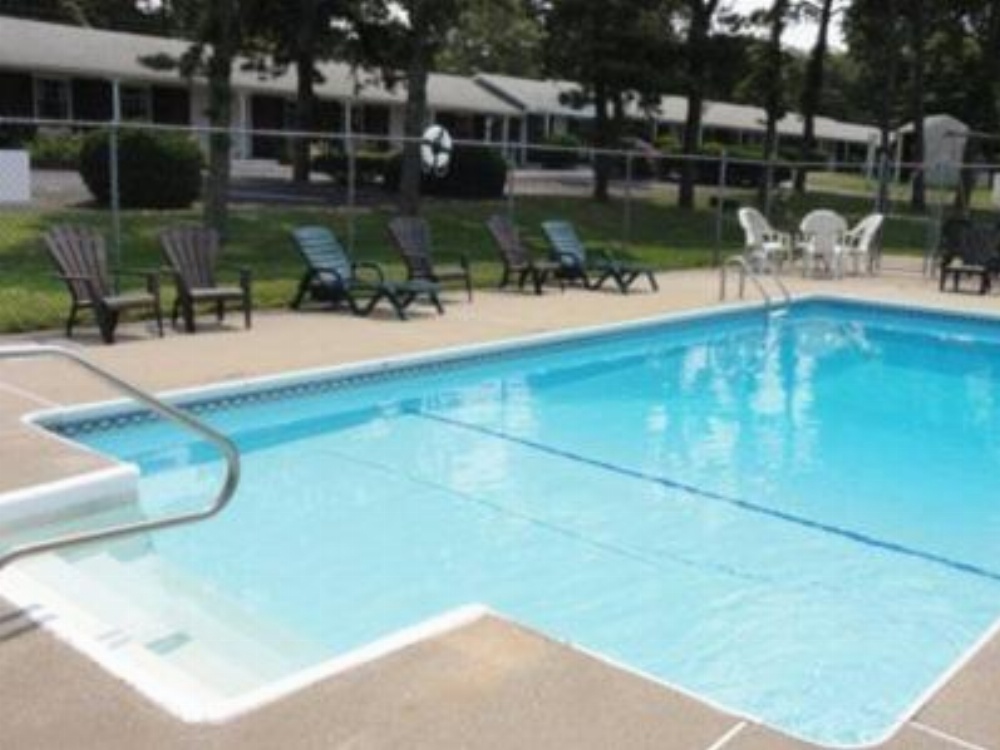 The Chatham Motel Image 10
