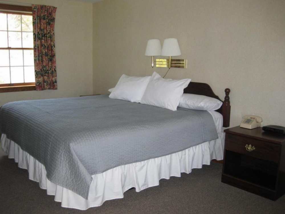 The Chatham Motel Image 15